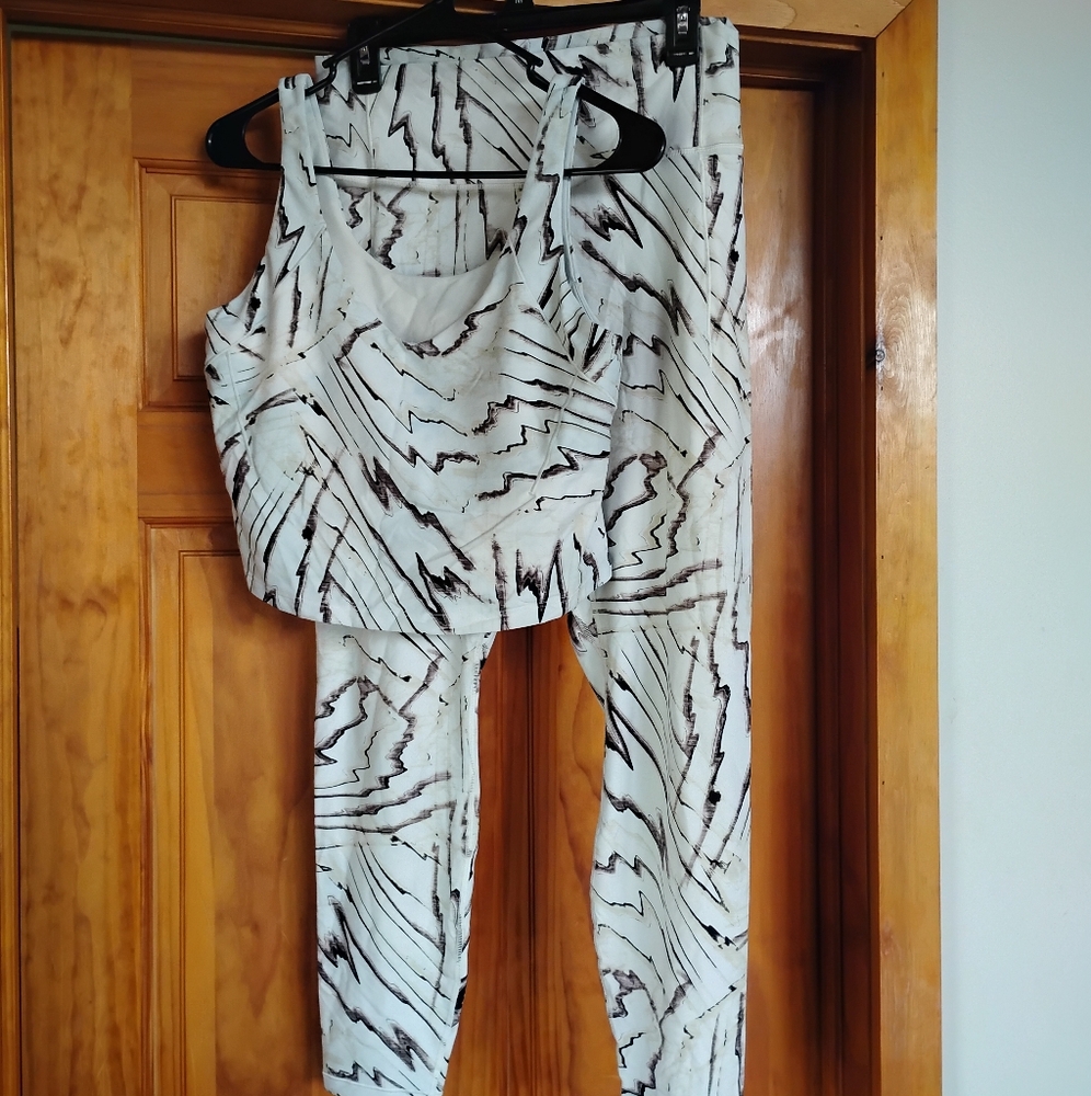 CALIA by Carrie Underwood Abstract Black and White Jumpsuit
